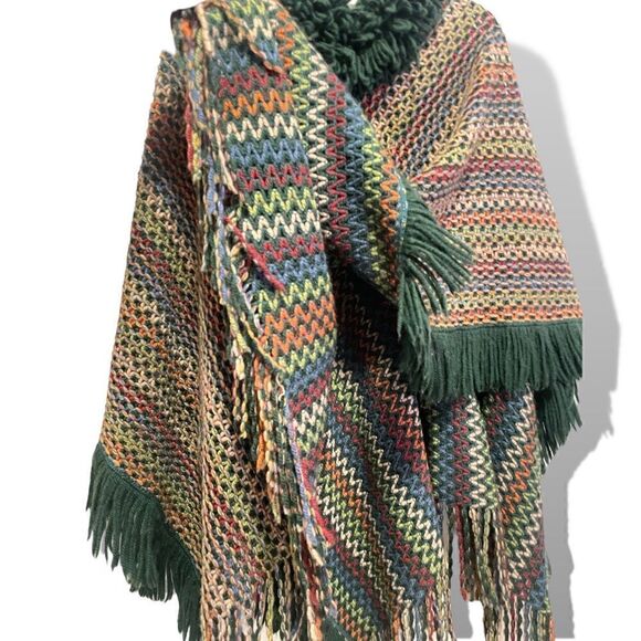 MISSONI Made in Italy 100% Wool Zig-Zag Fringe Poncho.      |O/S| - Picture 6 of 8